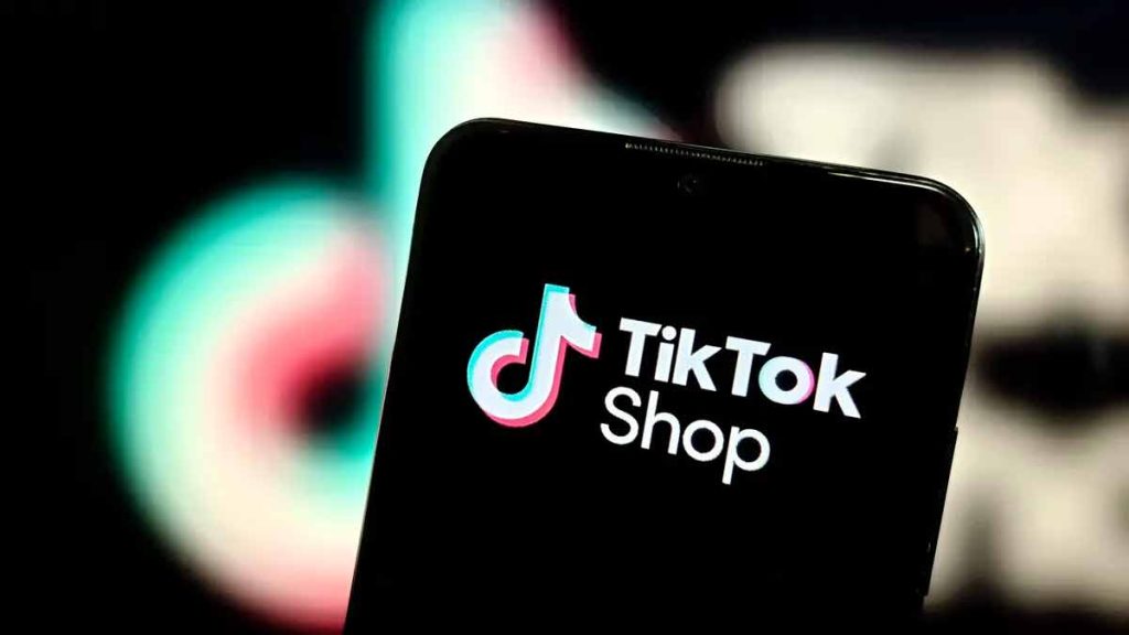 Cảnh báo người dùng về hàng giả tràn lan trên TikTok Shop
